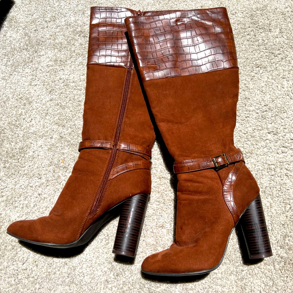 Like new Suede high knee boots